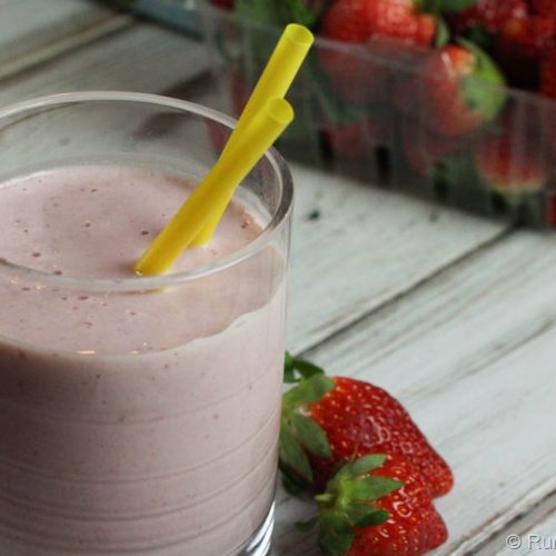 Strawberry Banana Oat Smoothie - Renee Nicole's Kitchen