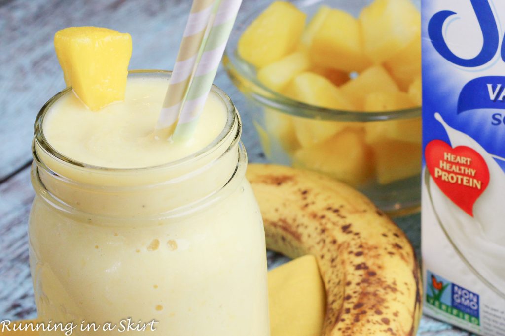 Pineapple Ginger Smoothie in a mason jar.